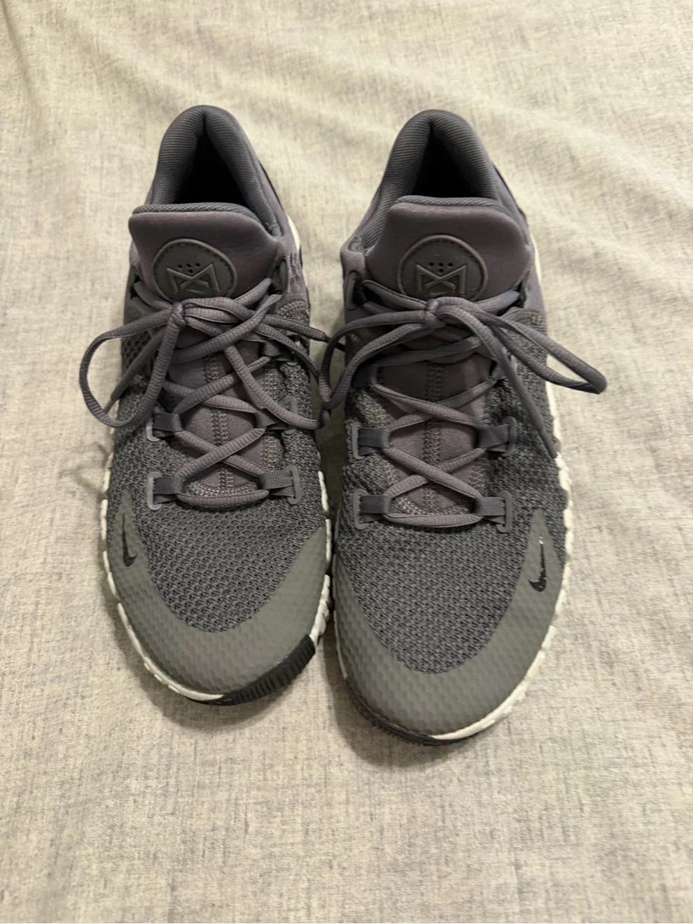Nike Men's Gray Athletic Running Shoes